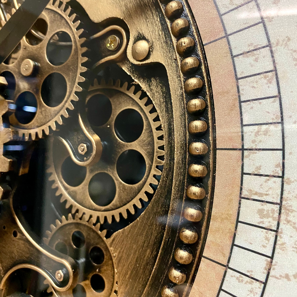 Vanguard Universal Luxurious Rotating Gears Clock CCM-1711